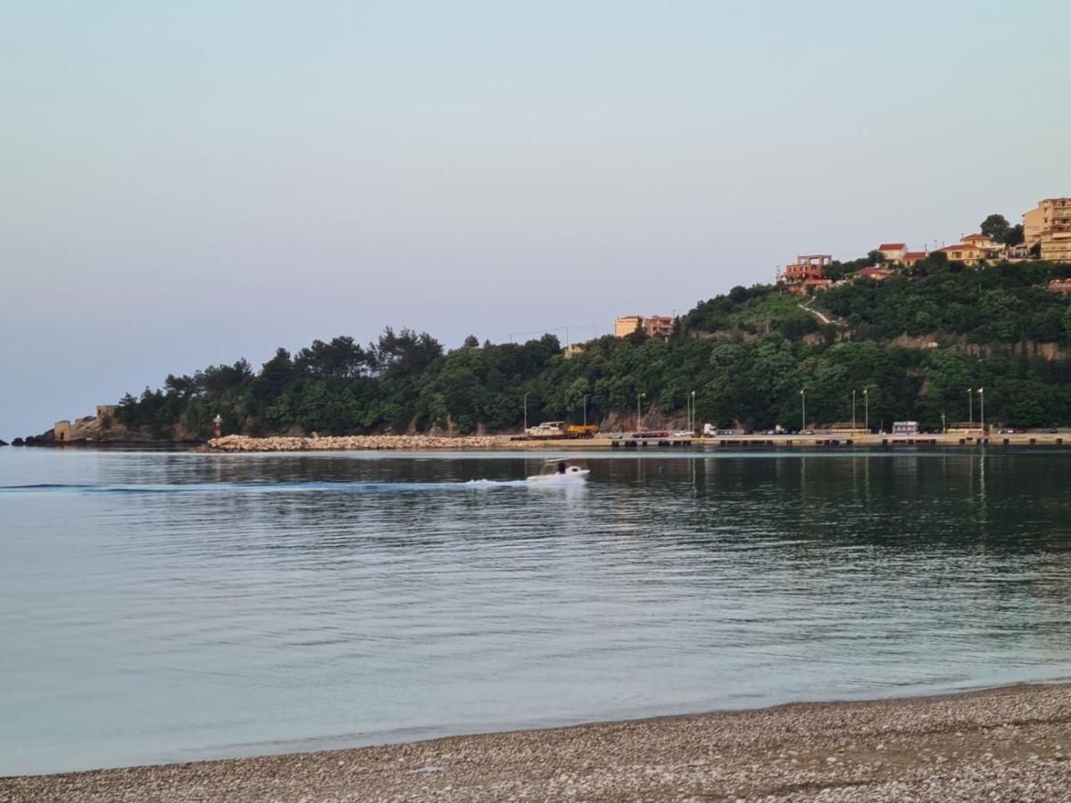 Makis Studios & Apartments Poros  Exterior foto