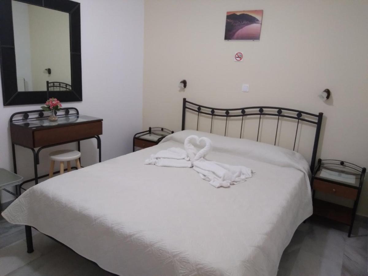 Makis Studios & Apartments Poros  Exterior foto