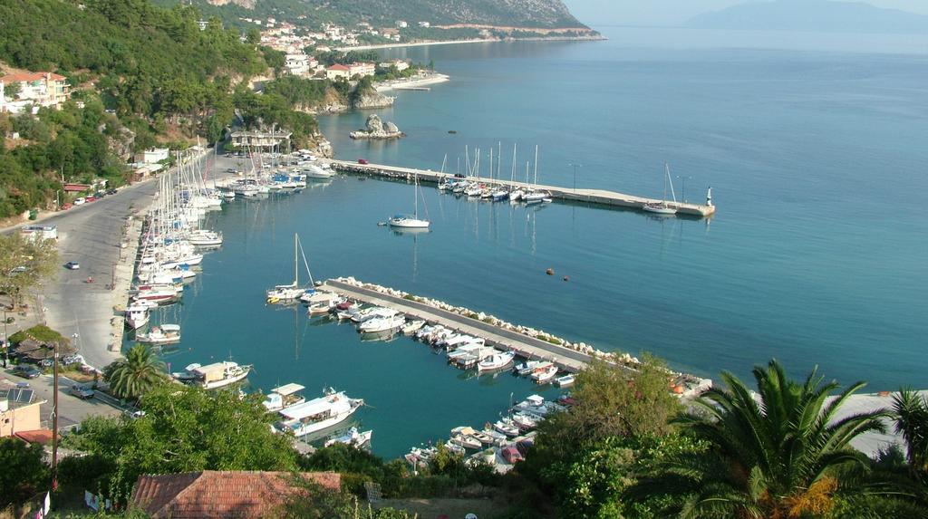 Makis Studios & Apartments Poros  Exterior foto