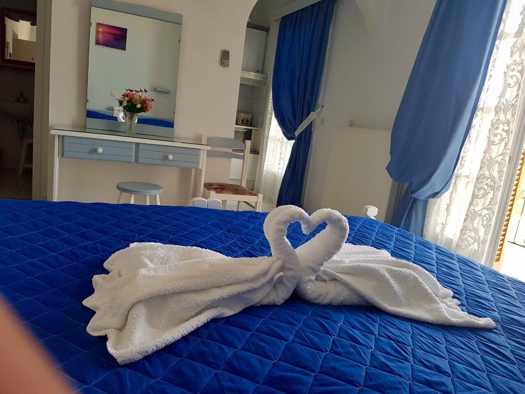 Makis Studios & Apartments Poros  Exterior foto